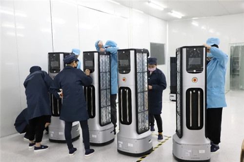 深兰科技首批LG智能机器人成功交付，智能机器人技术再创里程碑